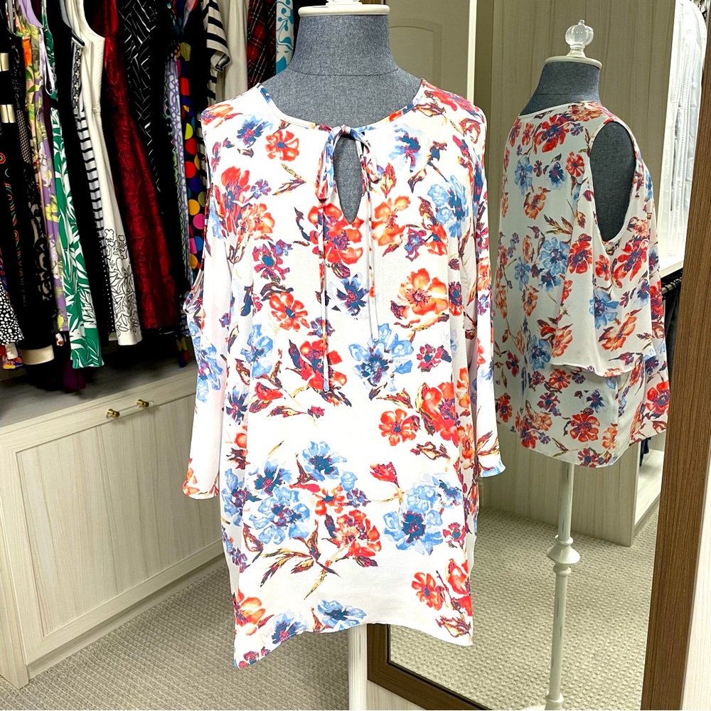 Women’s Large, Violet + Claire, cold shoulder, floral print blouse.